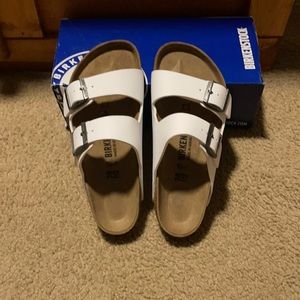 Birkenstock Arizona White size 7